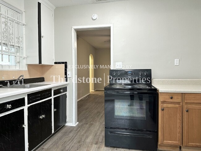 Foto del edificio - 435 Springfield Ct N