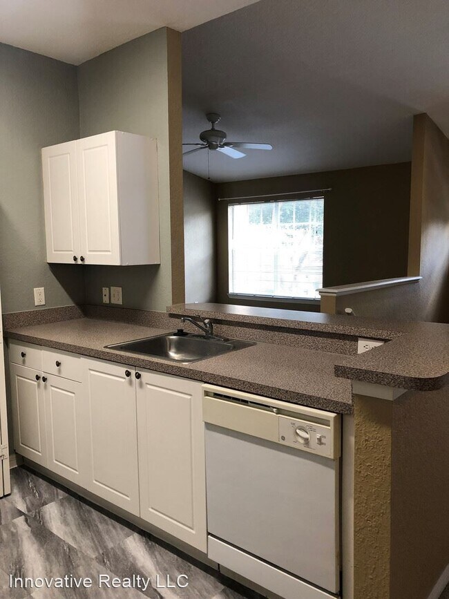 Building Photo - 844 Grand Regency Pointe