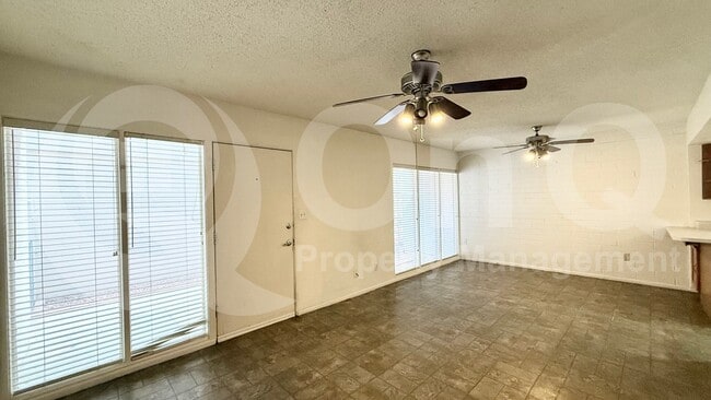 Building Photo - 1828 W Tuckey Ln