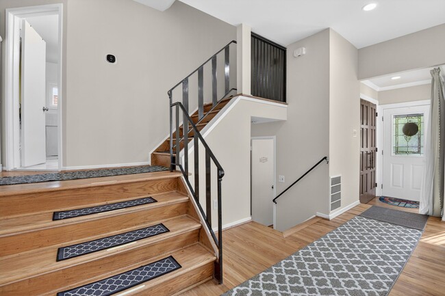 Building Photo - 2000 McAuliffe Dr