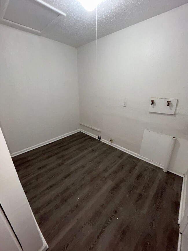 Foto del edificio - 1706 Andrews Dr