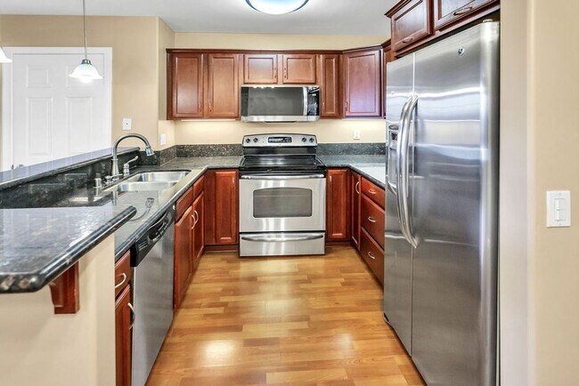Building Photo - 5252 Balboa Arms Dr