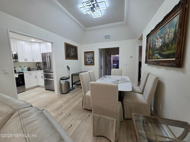 Foto del edificio - 7411 Colony Cove Ln