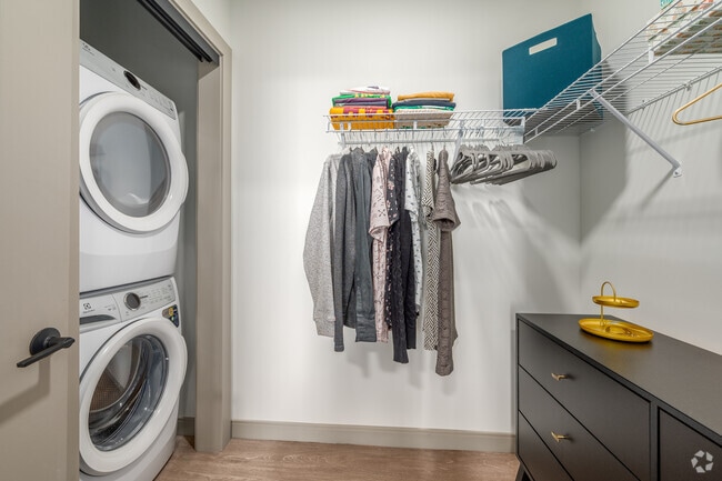 Model - 1BR, 1BA - Floor Plan D - 640SF - Walk-In Closet and Laundry - The Park