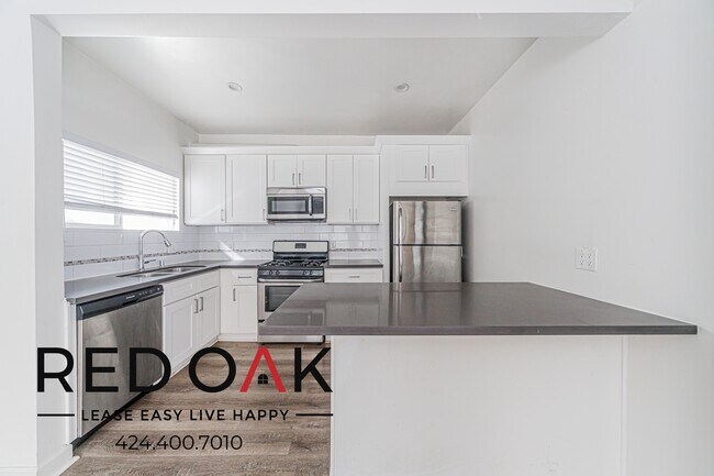 Building Photo - 834 N Alta Vista Blvd