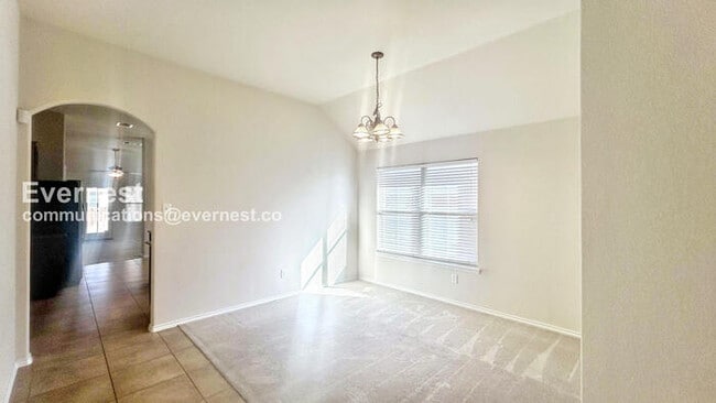 Foto del edificio - 129 Snowflake Dr