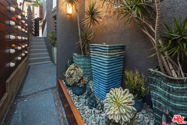 Foto del edificio - 475 36th Pl