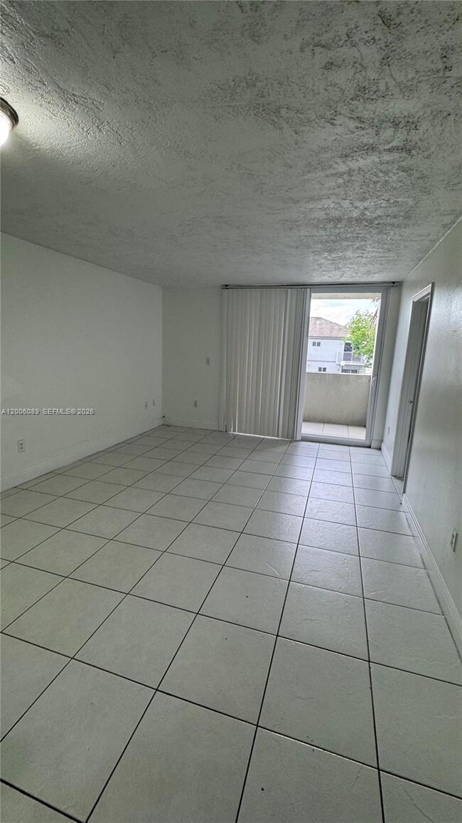Building Photo - 10090 NW 80th Ct