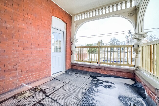 Patio - 495 Orange St