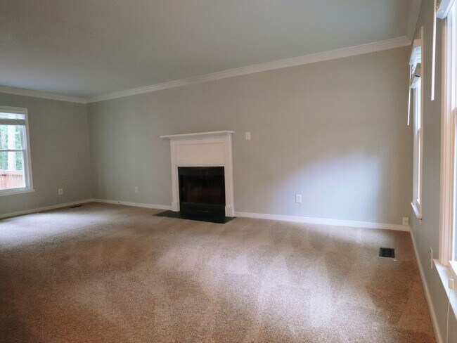 Foto del edificio - Arrowood Neighborhood Gem – 3BR Home Near ...