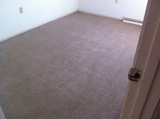 BR 2 - 4823 E Prairie Cir