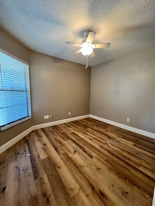 Building Photo - 8447 Tangelo Tree Dr - Available March 10th