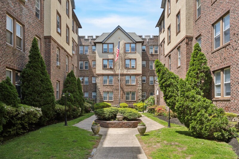 Foto principal - 243 W Tulpehocken St