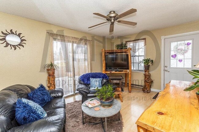 Building Photo - Charming Finch Arboretum Home
