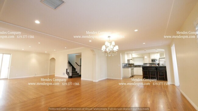 Building Photo - Stunning 5 bedroom/ 3 bathroom Two Story H...