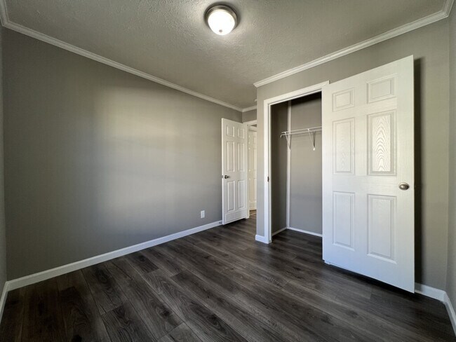 Foto del edificio - 273 Jordanshire Cir