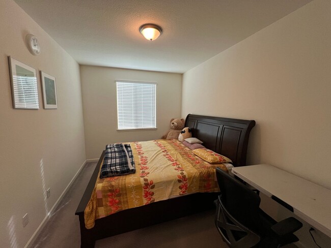 Building Photo - 4 Bedroom in Somerset Ranch Community!