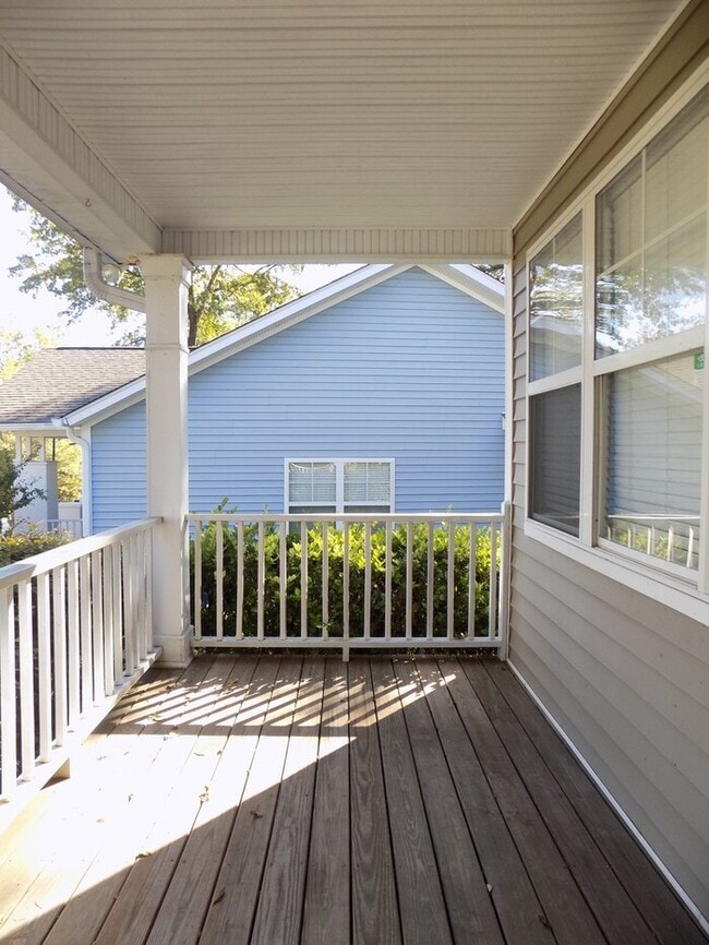 Building Photo - Earlewood-Offering Self Guided Tour with R...