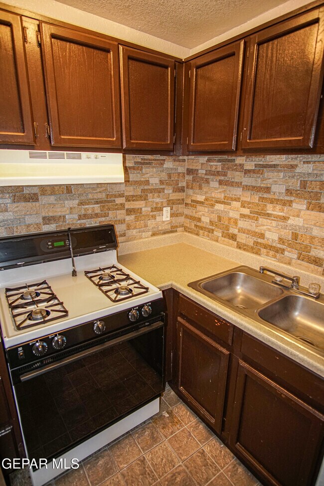 Building Photo - 3435 Fred Wilson Ave