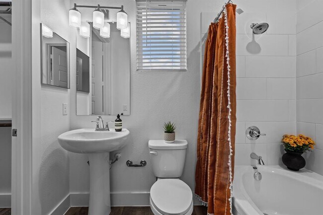 Foto del edificio - 1664 Hillside Terrace