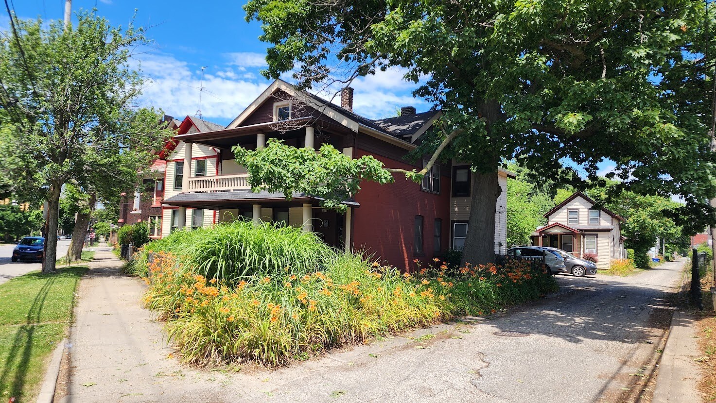 1973 W 44th St Cleveland, OH 44113 – photo 1