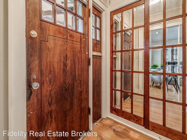 Building Photo - 2 br, 1 bath House - 401 NW 25th St