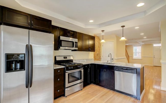 Foto del edificio - 1538 Clarkson St