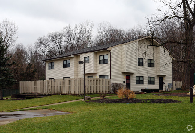 Foto del edificio - Darrow Road Apartments