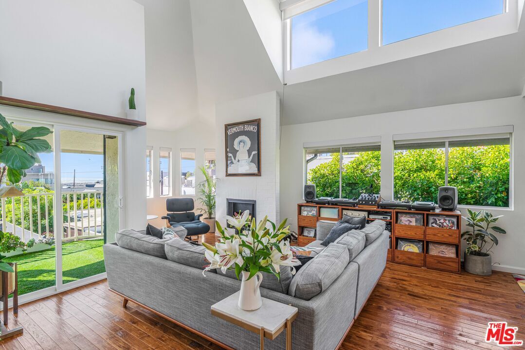 Foto principal - 24 Westwind St