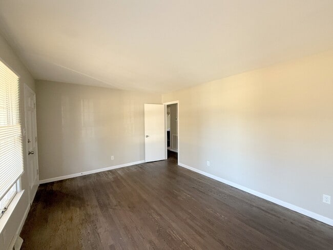 Building Photo - 1729 Laverne Dr NW