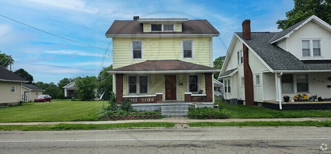 Building Photo - 859 S Main St