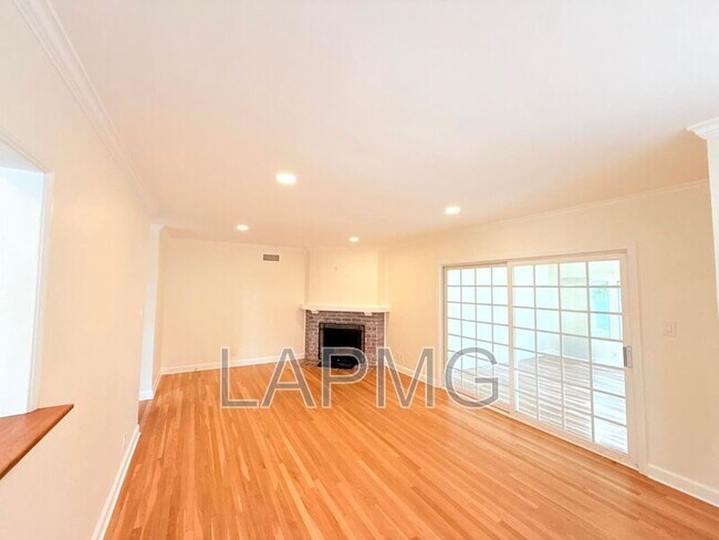 Foto del edificio - 16457 Gledhill St