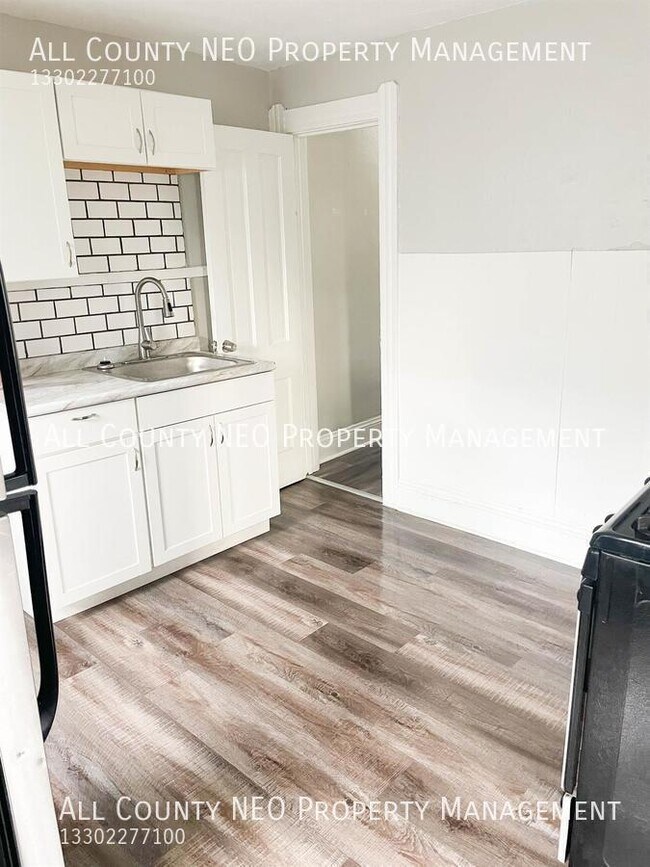 12307 Plover St Unit 4, Lakewood, OH 44107 Room for Rent in Lakewood