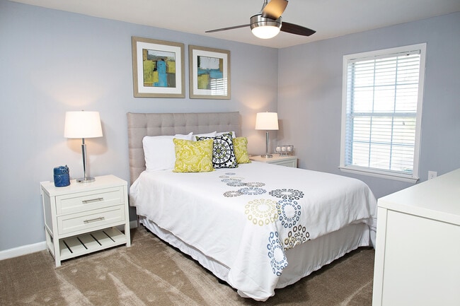 Building Photo - Crabtree Crossing Apartments and Townhomes