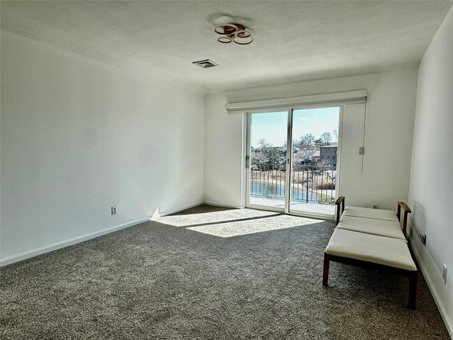 Foto del edificio - 3276 Griswold Ave