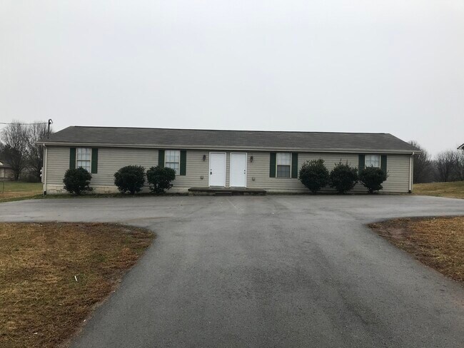 Foto del edificio - 723 Pleasant Valley Rd