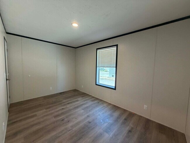 Foto del edificio - 3228 Redwood Ln