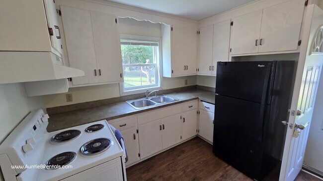 Foto del edificio - Great 2BR Duplex with a yard, Minneapolis ...