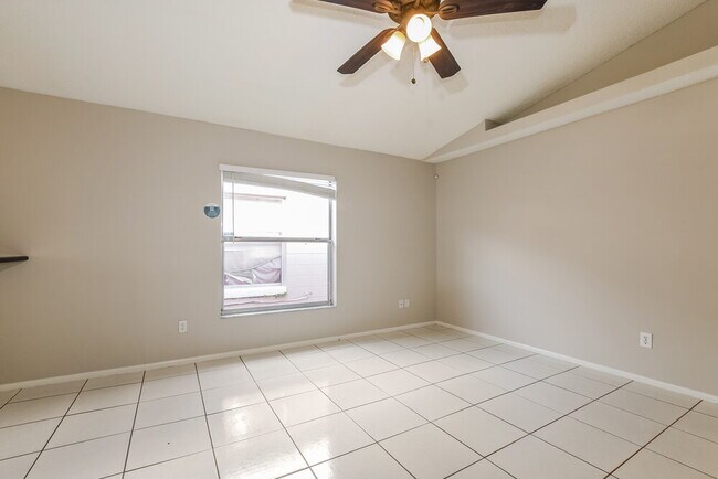 Foto del edificio - 1793 Chatham Cir