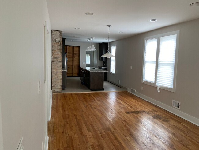 Foto del edificio - $1,600 - One of a Kind Bungalow in Hamtramck