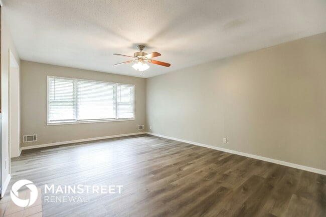 Building Photo - 8118 Willow Way