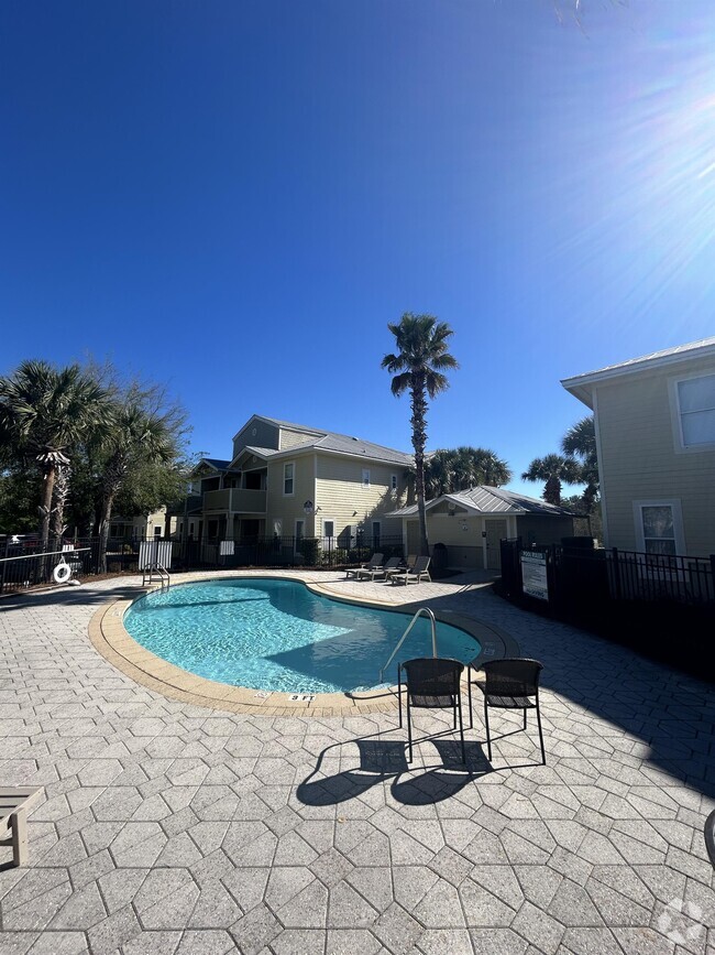 Building Photo - 30 N Wildflower Dr