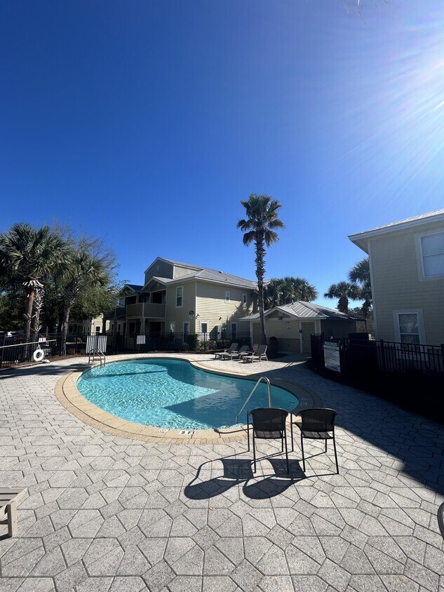 Primary Photo - 30 N Wildflower Dr