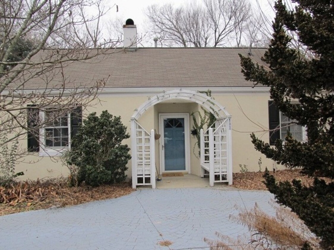 Primary Photo - Chapel Hill / Historical District House