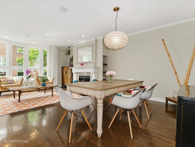 Foto del edificio - 2669 N Greenview Ave