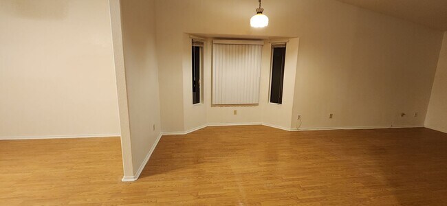 Building Photo - Beautifully Renovated 3 Bedroom- Rita Ranc...