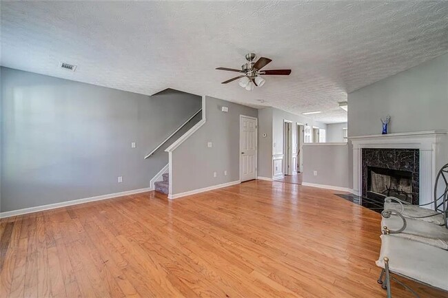 Foto del edificio - 2 Bed and 3 Bath in Decatur!