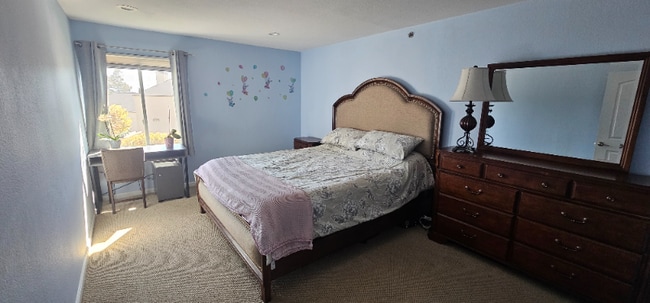 Building Photo - 685 Dartmore Ln