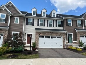 Building Photo - 201 Dana Dr