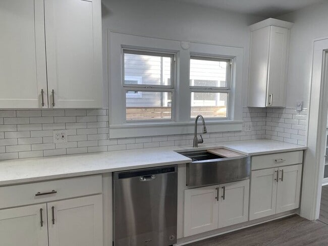 Building Photo - 6541 SE 89th Ave